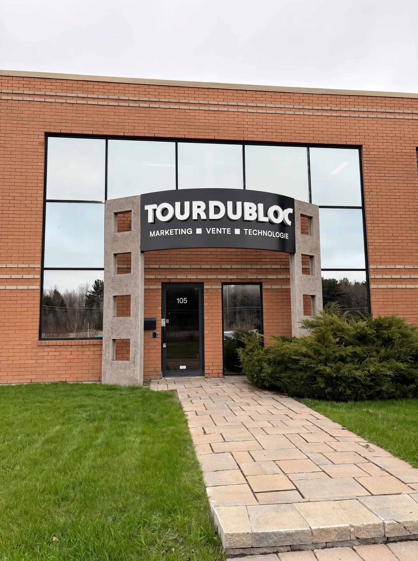 Façade bureau Tourdubloc Blainville